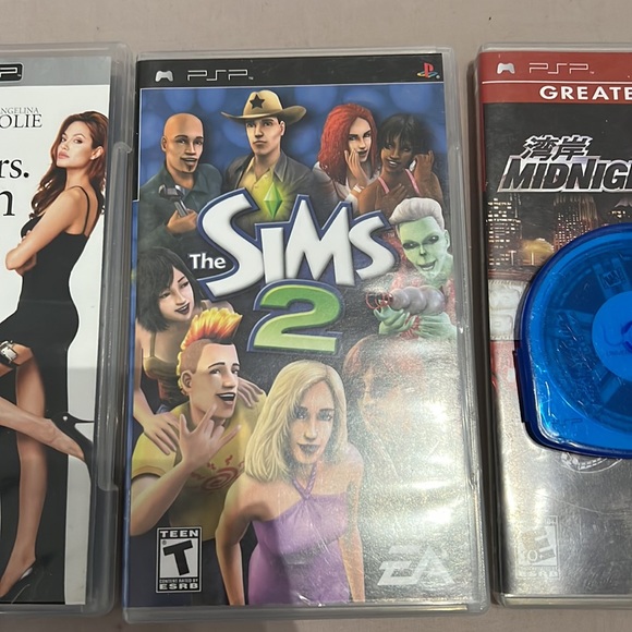 PSP w/ 6 games and charger and headset converter - Picture 4 of 8